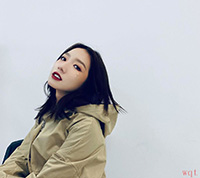 孟美岐精美妆容时尚气质迷人生活照(9)
