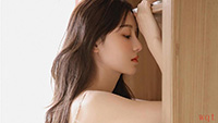 小碎花性感吊带美女居家魅惑写真(9)