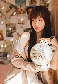 晨光照耀着清纯可爱少女白皙精致居家迷人写真(9)