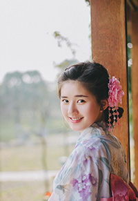 赵露思甜美古风气质迷人户外清新写真(9)