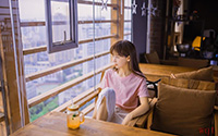 日系粉嫩女生安静写真(8)