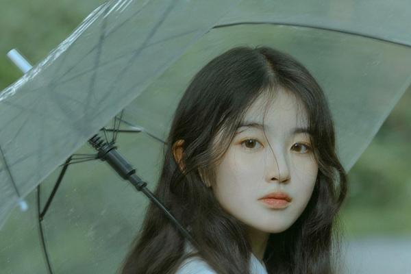 清纯学生妹清甜可爱户外写真(7)