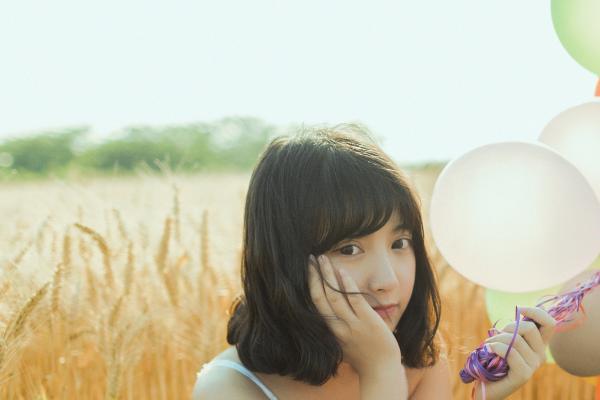 麦田里清纯可爱的短发女孩(9)