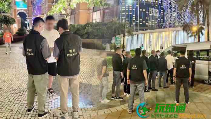 治安警雷霆行動巡查多區及金光大道一帶 15名換錢黨被帶走跟進 治安警雷霆行動巡查多區及金光大道一帶 15名換錢黨被帶走跟進