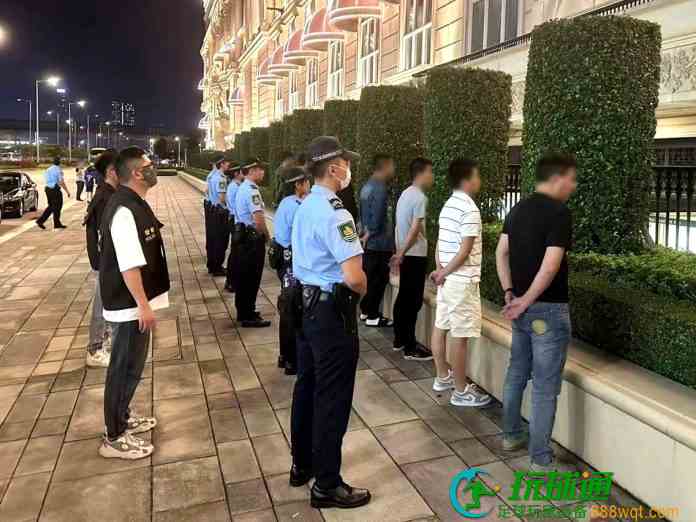 治安警雷霆行動巡查中區及金光大道等地點 截獲13名換錢黨 治安警雷霆行動巡查中區及金光大道等地點 截獲13名換錢黨
