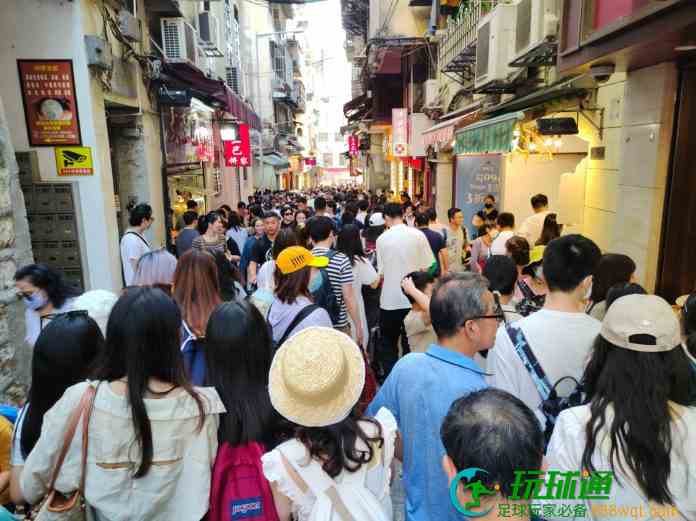 上周六訪澳旅客錄13.9萬創疫情以來新高 8月日均超10萬 上周六訪澳旅客錄13.9萬創疫情以來新高 8月日均超10萬